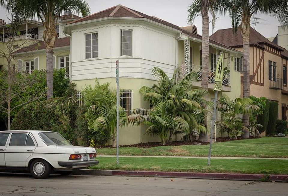 Los Angeles apartment buildings