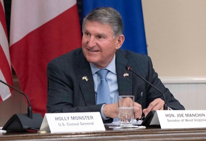 Carried Interest Loophole To Be Closed In New Senate Bill, With Manchin On Board