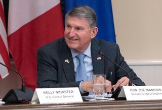 Carried Interest Loophole To Be Closed In New Senate Bill, With Manchin On Board