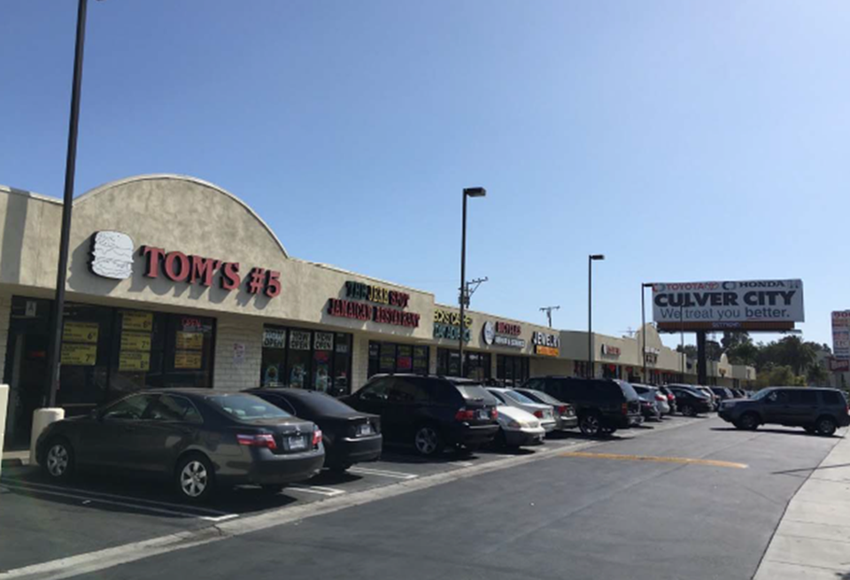 Robertson Plaza in Culver City, CA