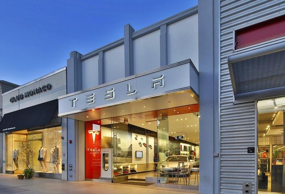 Tesla on Third Street Promenade