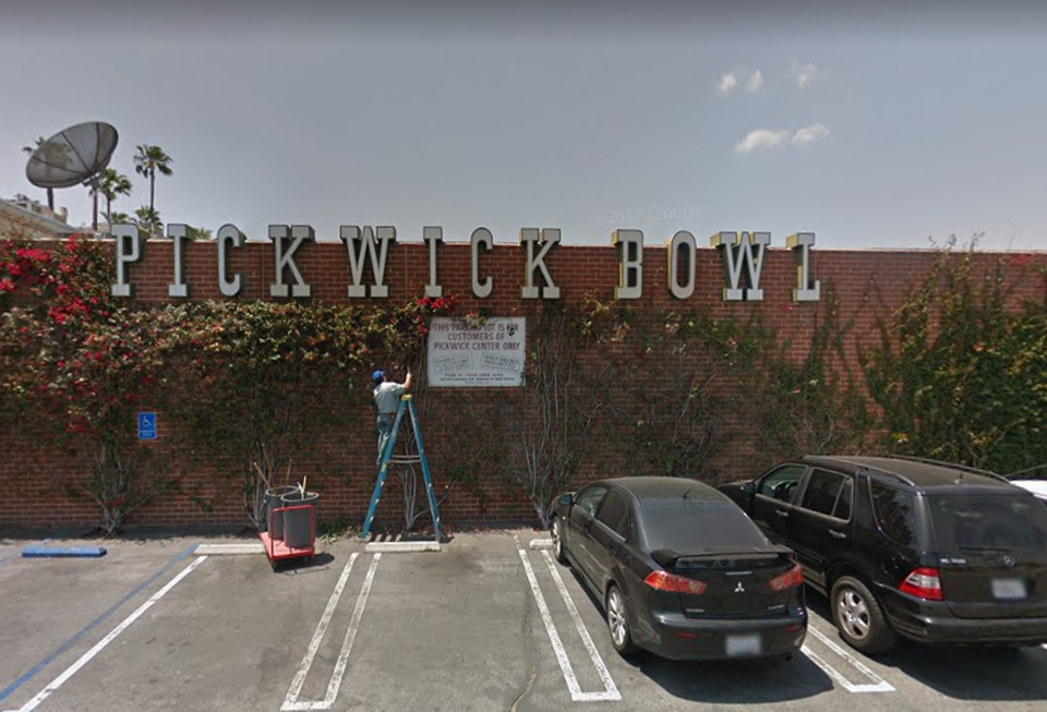 Pickwick Bowl in Burbank