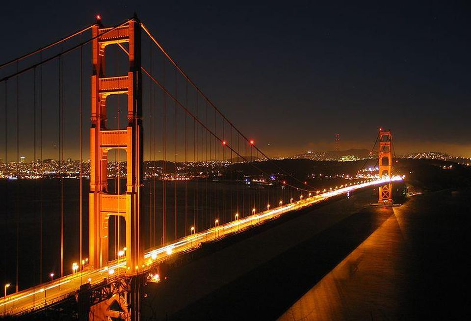 Golden Gate Bridge by night