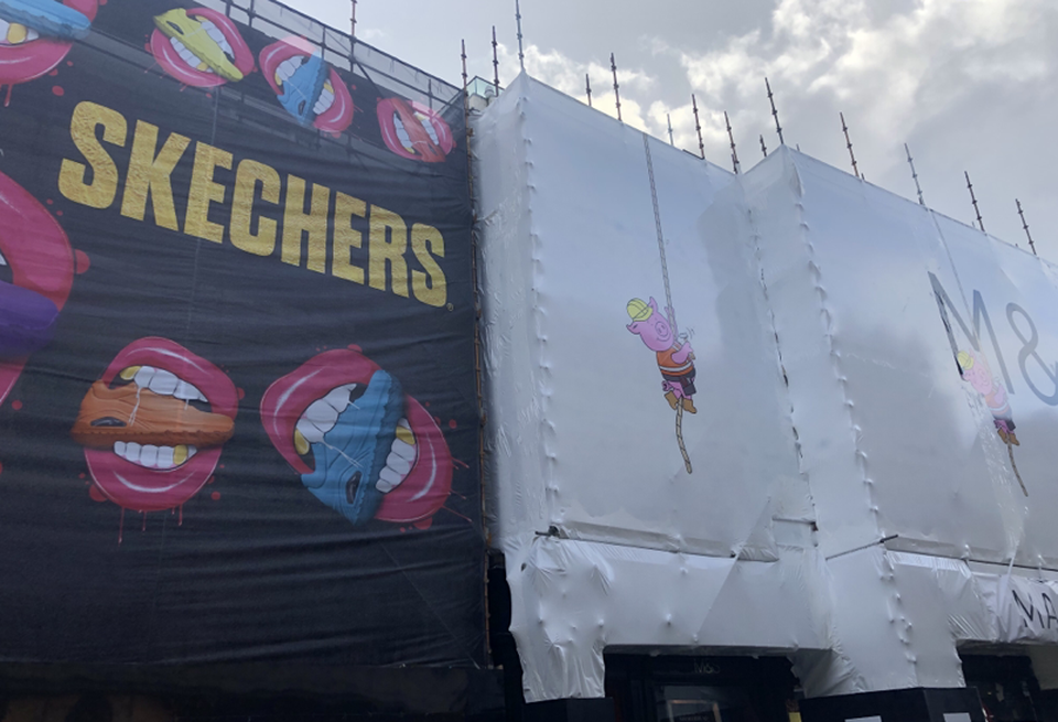 Retail hoardings