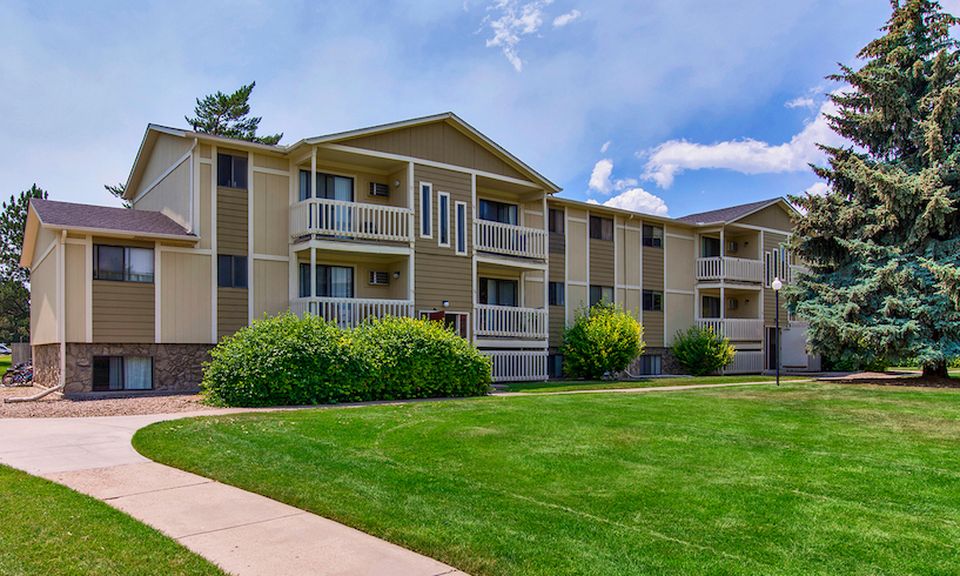 Village Gardens is a low-density asset that sits on 13 acres with a ratio of 1-.85 units per acre, giving the property an open, parklike feel.