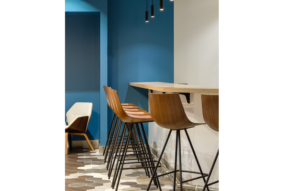 Axis Tower Garden-Level Snack Bar