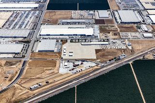 Wonderful Real Estate Inks Major Land Deals, Sells 1M SF Facility Near Bakersfield