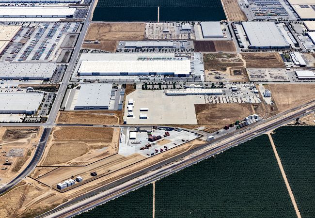 Wonderful Real Estate Inks Major Land Deals, Sells 1M SF Facility Near Bakersfield