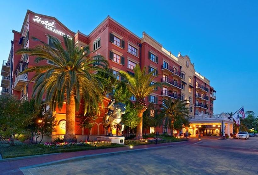 This Week's Houston Deal Sheet: Transwestern Acquires Luxury Uptown Hotel