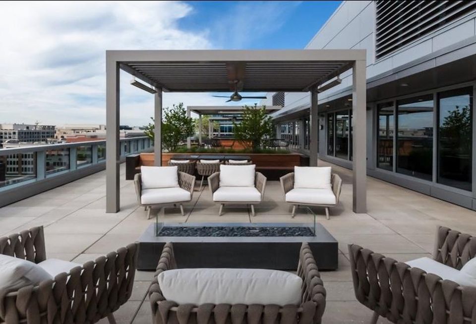 Venable Rooftop 600 mass