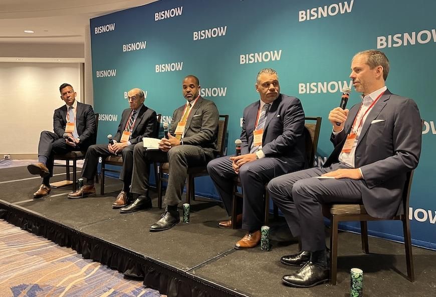 FD Stonewater's Norman Dong, Gensler's Bob Peck, GSA Public Buidings Commissioner Elliot Doomes, Cushman & Wakefield's Darian Leblanc and Public Building Reform Board member Dan Mathews. 