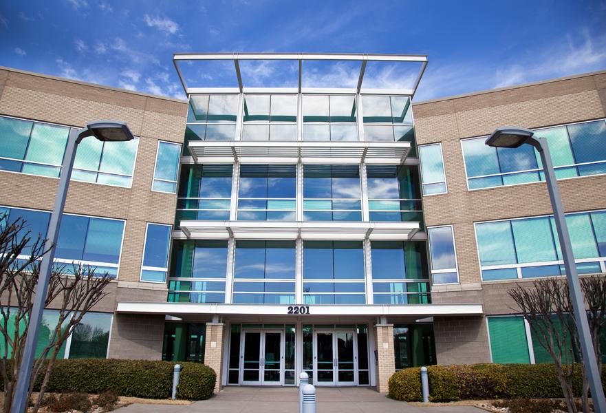 Cushman & Wakefield, a global leader in commercial real estate services, today announced that Plano Corporate Center East, a three story mixed-use office building located at 2201 West Plano Parkway, is now 100% leased. In just seven months, Cushman & Wakefield inked three separate deals to completely lease the 154,245 square foot building. Cushman & Wakefield’s Johnny Johnson, Trey Smith and Layne Mayfield negotiated the leases on behalf of the landlords, Griffin Partners and Angelo, Gordon & Co.