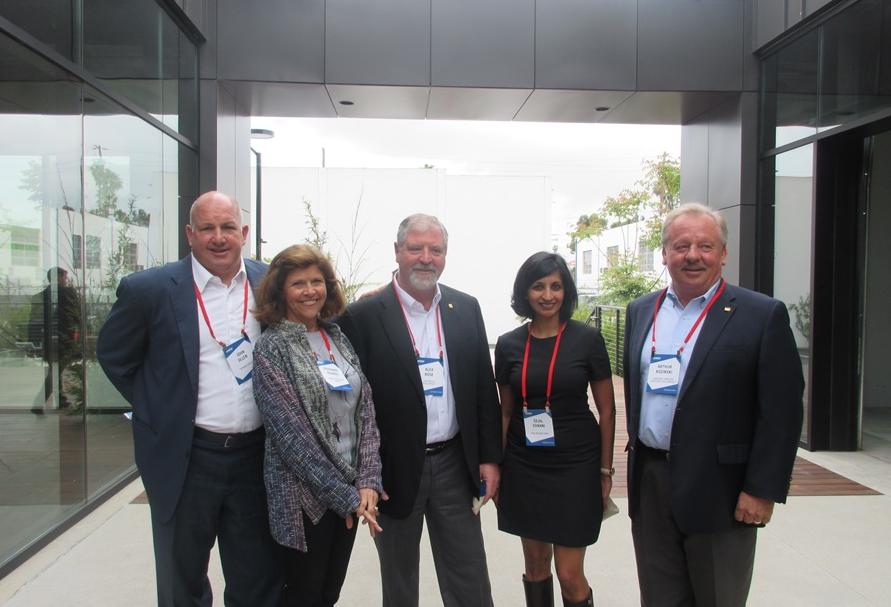 Tishman Speyer managing director John Ollen, Pamela Burton and Company vice-president/Project Director Stephanie Psomas, Continental Development senior vice president Alex Rose, HLW International director Sejal Sonani and Hathaway Dinwiddie Construction Company Arthur Kozinski. 
