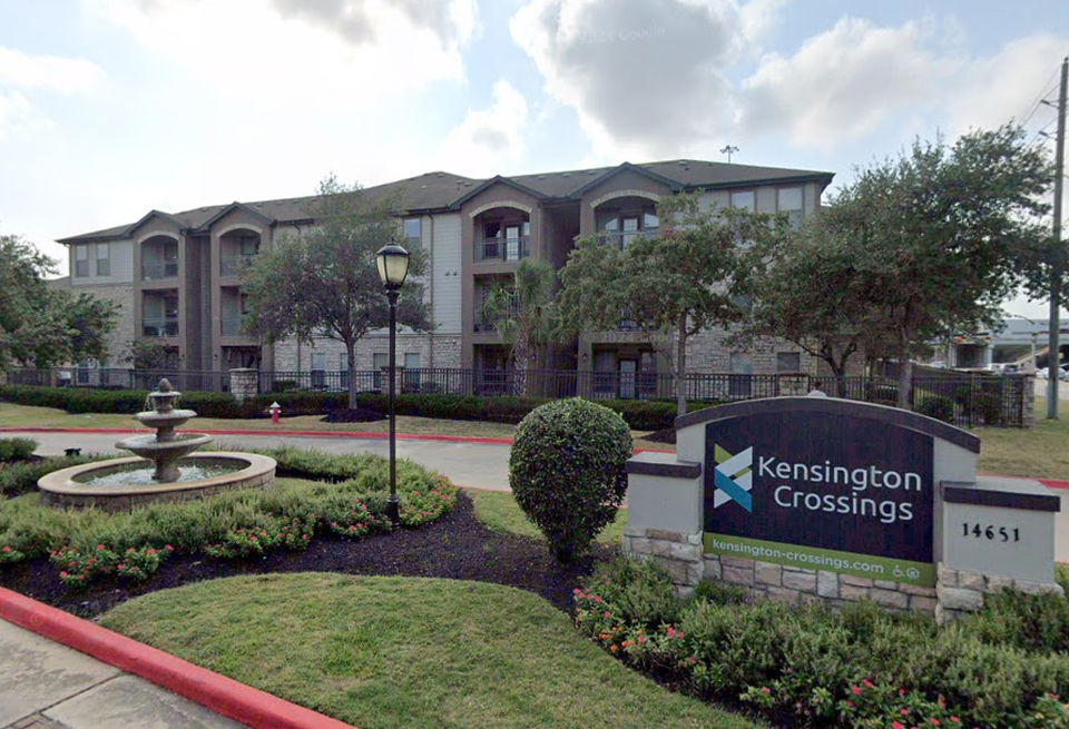 Exterior of Kensington Crossings Houston