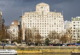 London’s Big New Office Schemes Lack One Thing: Tenants