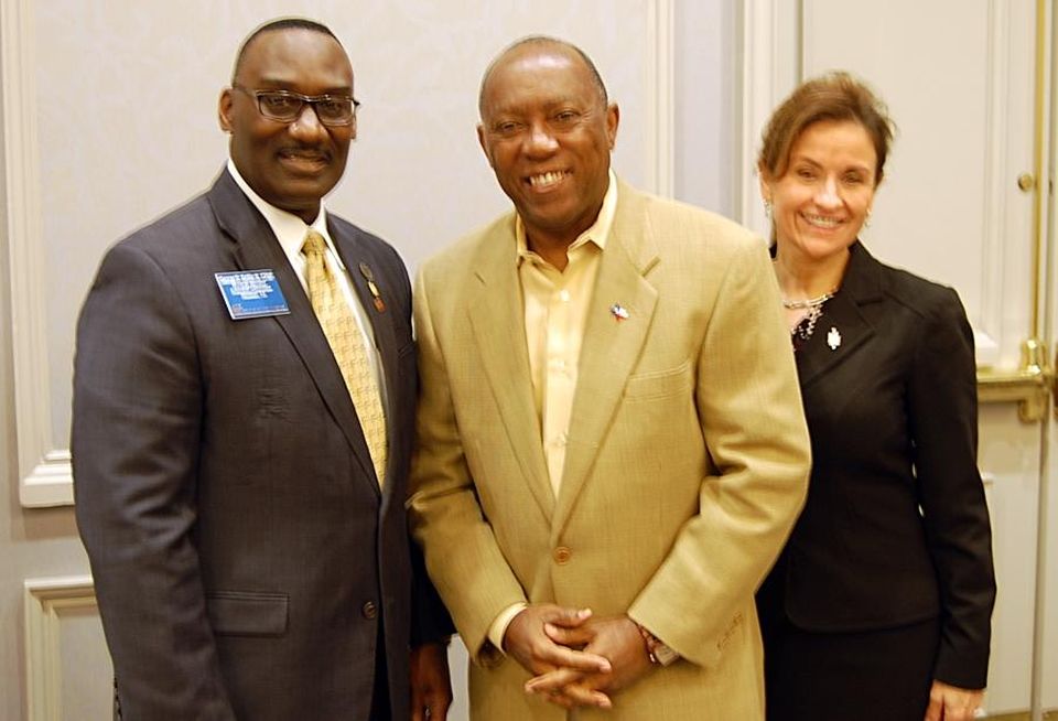 George Griffin, Mayor Sylvester Turner, IREM Houston 2016 president Laura Krupowicz at Mar 2016 breakfastCredit: Bisnow: Haley Parker