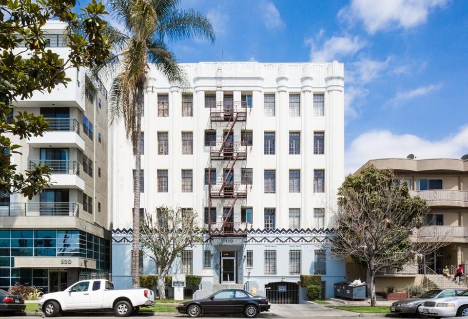 Kingsley Tower sells in Koreatown