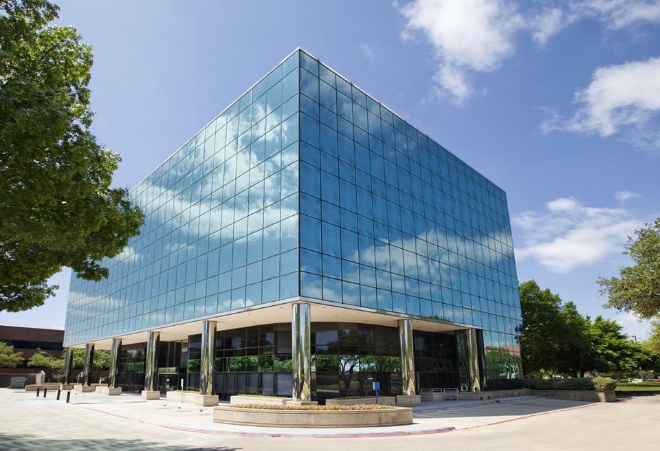 Grander Capital Partners purchased Emerald Plaza, a 74k SF office building at 14900 Landmark Blvd in Dallas. The purchase of the 6-story office building marks Grander Capital’s first purchase in DFW. Grander Capital retained the Cushman & Wakefield leasing team of Ward Eastman and Rodney Helm.