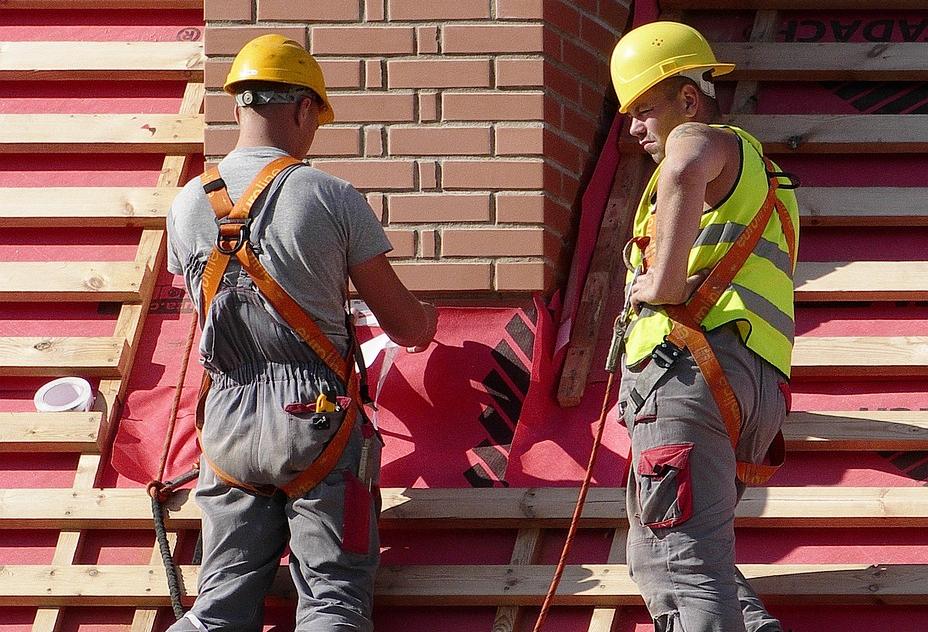 Government Help Isn't On The Way For Texas Construction Workers Dealing With Rising Temps