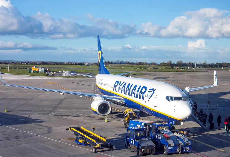 Dublin airport ryanair runway
