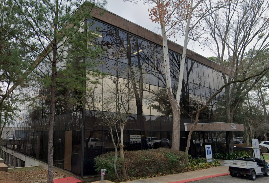 Exterior of 2040 N. Loop W. in Houston