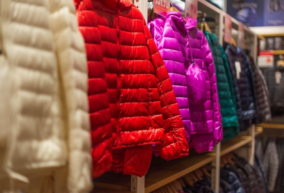 Retail stock photo, retailers, brick and mortar, stores, malls, consumer spending