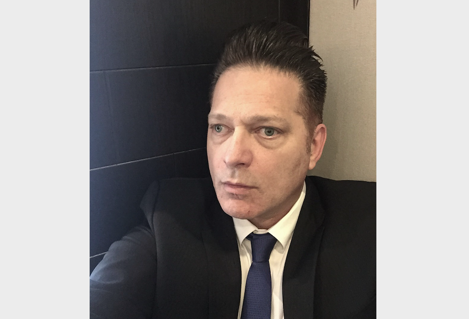 Chicago attorney Doug Litowitz represents disgruntled Chinese EB-5 investors.