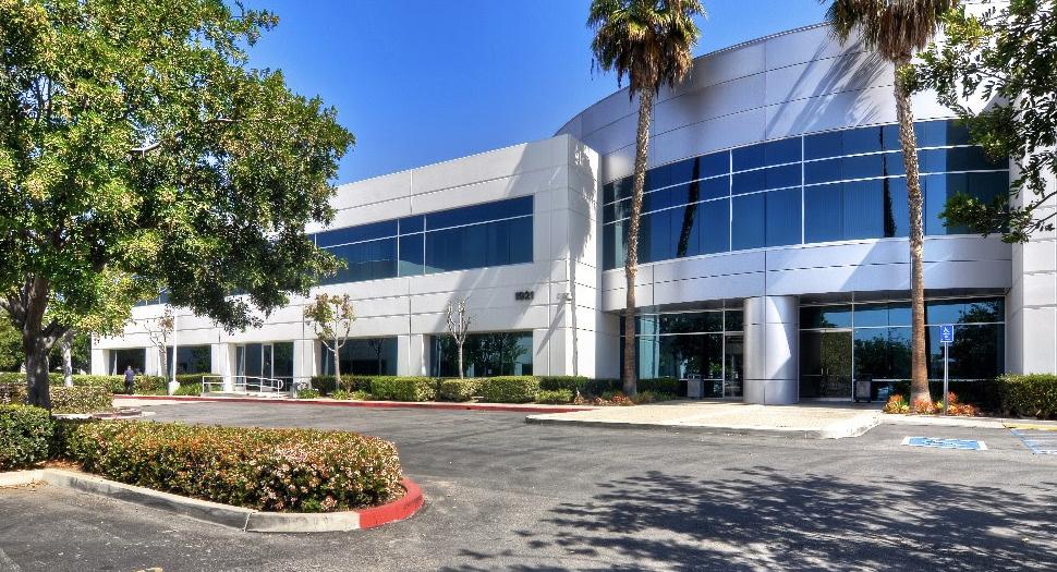 Kelemen Caamaño Investments closes escrow on two-story office building in Santa Ana for $18.5M.