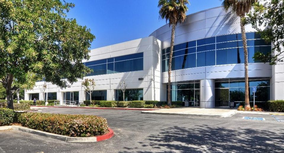 Kelemen Caamaño Investments closes escrow on two-story office building in Santa Ana for $18.5M.