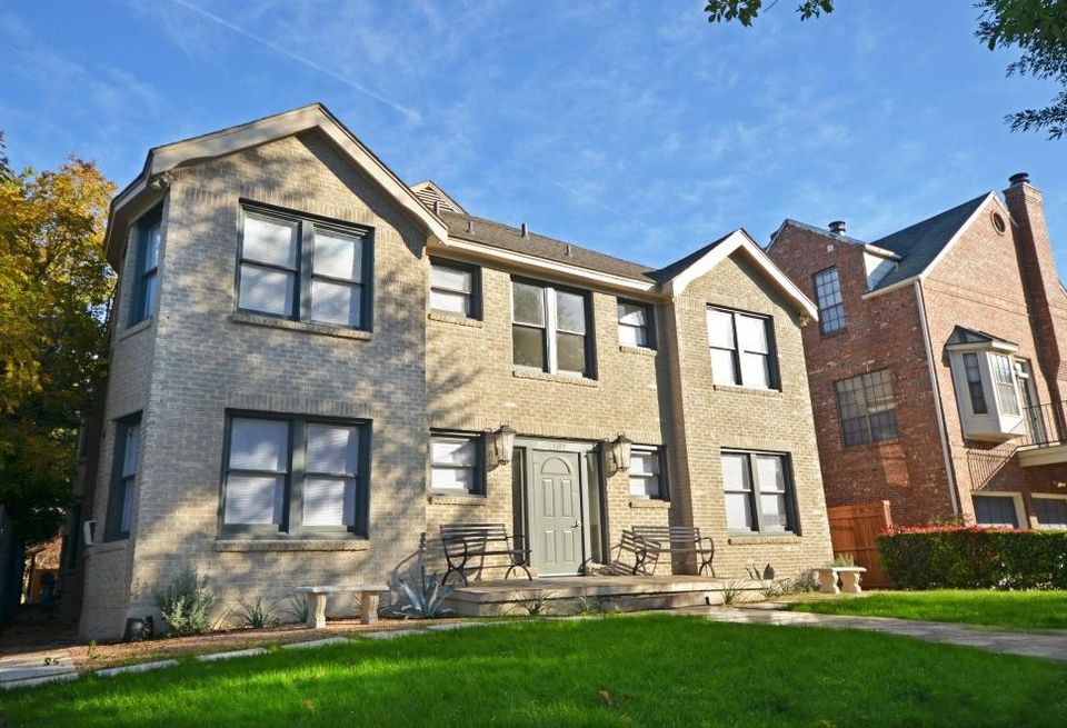 Greysteel arranged the sale of Herschel Manor, a multifamily property located in Dallas. Greysteel’s Boyan Radic, Doug Banerjee, Andrew Mueller, Ryan Hill and Andrew Hanson represented the seller, 4107 Herschel, and procured the buyer, WHA Yugen Sekinin Jigyou Kumiai.