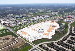 North Fort Worth is on the brink of becoming a major retail destination. Presidio North has changed hands from Las Vegas-based Diversified Real Estate Group to De La Vega Group. Transwestern managing director Steve Williamson repped both parties.