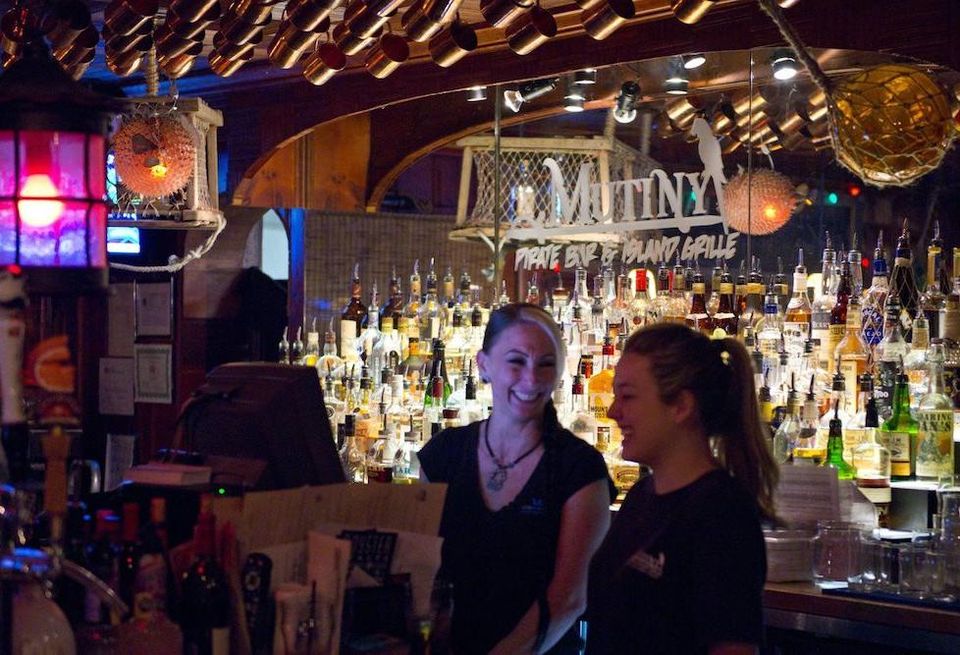 Mutiny Pirate Bar and Island Grill