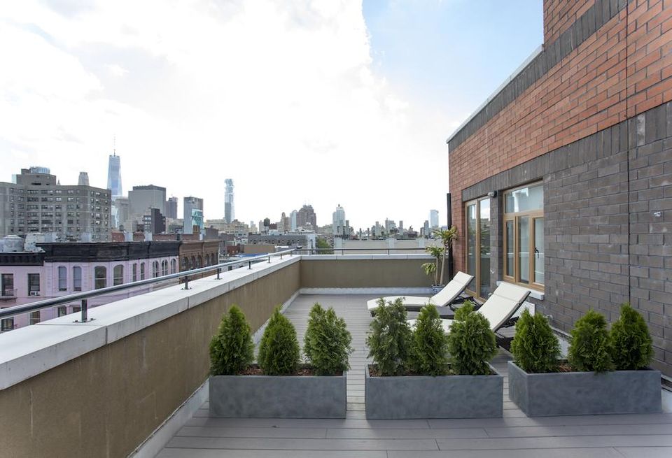 The roofdeck at Quarters' Lower East Side location.