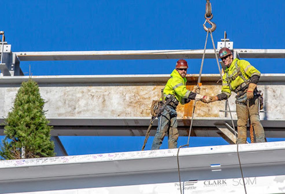 Sea-Tac International Arrivals Facility Tops Off
