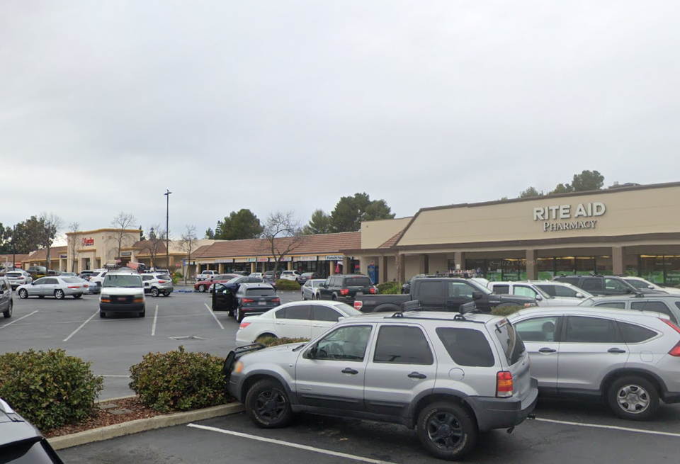 Village Oaks Shopping Center
