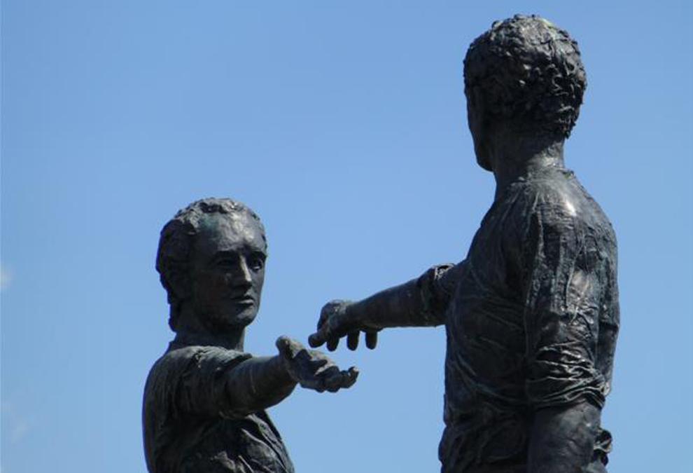 Hands across the divide: a sculpture from Derry/Londonderry