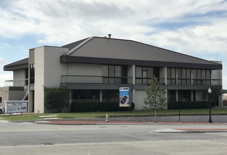 Venture Commercial Real Estate’s David Schnitzer repped the firm of RE Lopez and Associates in the acquisition of a 16k SF building at at 550 East 15th St in Plano for a relocation and expansion of its law offices. EDGE Realty Partners’s Brandon Crow and Wilson Stafford repped the seller, 4 Green House Holdings I.