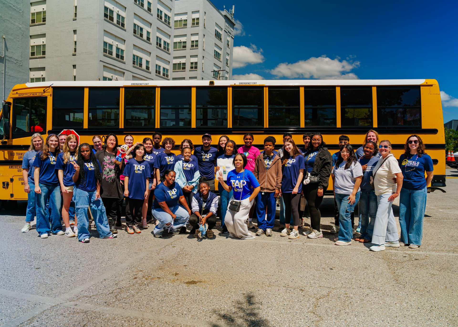 Mariner Finance & Chris Lillis Deliver Meals with Meals on Wheels