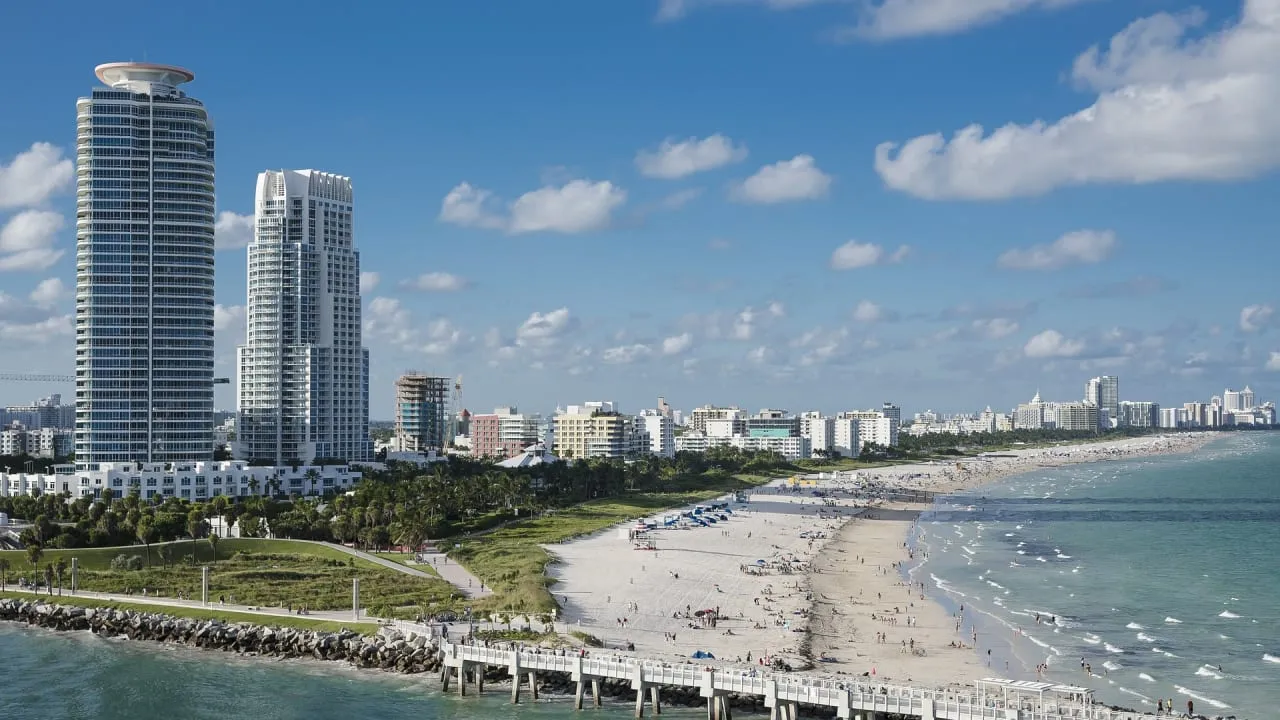 In Miami, a selective new Jewish school hopes to attract top students