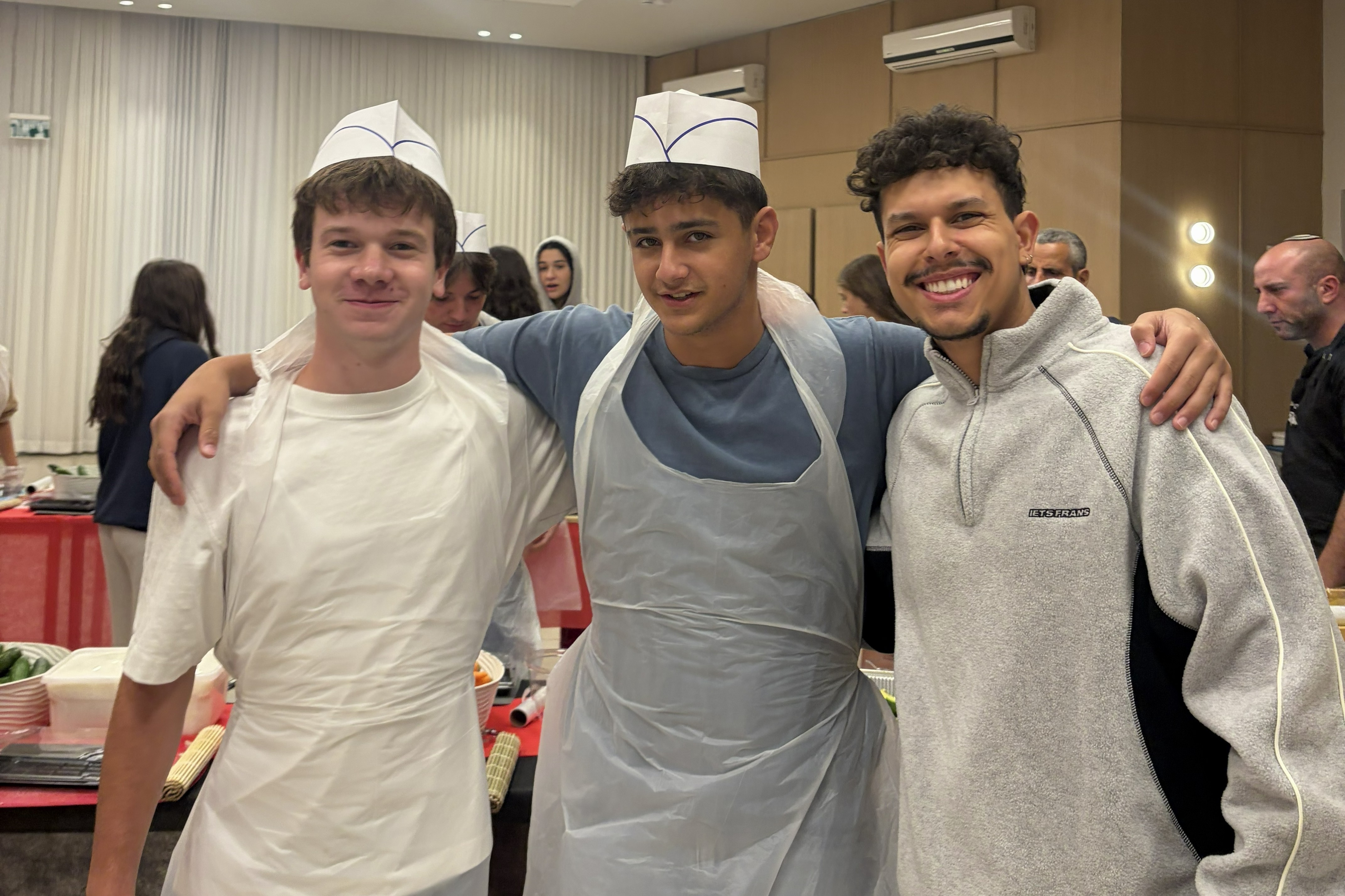 Muss students at their sushi workshop