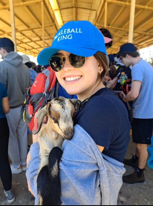 Teen Volunteer in Israel March 2024