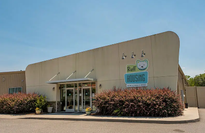 Ruff housing Country club Location